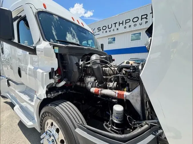 2021 Freightliner Cascadia 126