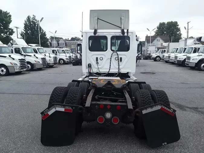 2019 FREIGHTLINER/MERCEDES CASCADIA 12552fdea5a78ac5c0a7f0eae61b6f74ee3