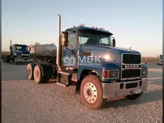 2022 MACK PIA64T