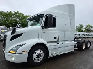 2019 VOLVO VNR64T-640