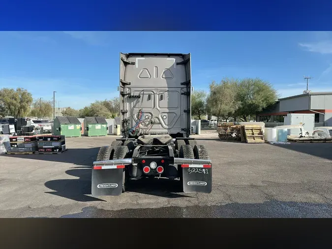 2024 Freightliner Cascadia 126