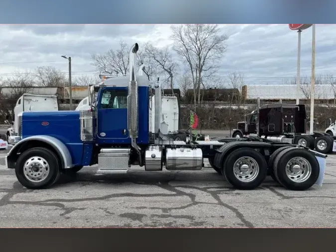 2022 Peterbilt 389