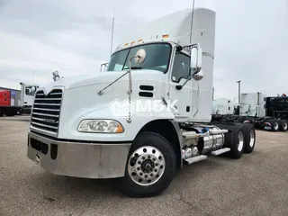 2018 MACK CXU613