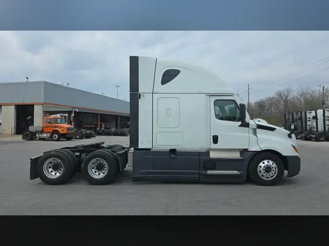 2022 Freightliner Cascadia 126