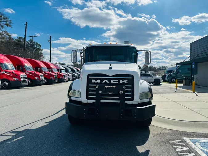 2012 Mack GRANITE 64FT