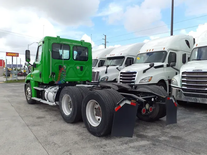 2016 FREIGHTLINER/MERCEDES CASCADIA 125