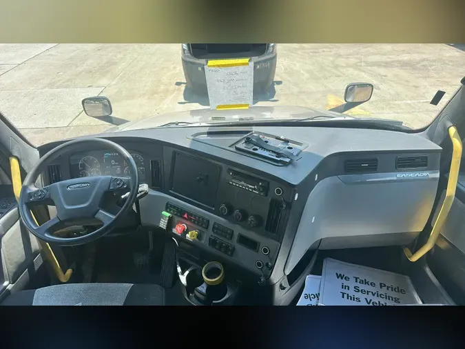 2022 Freightliner Cascadia 126
