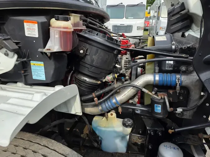 2019 FREIGHTLINER M2 106