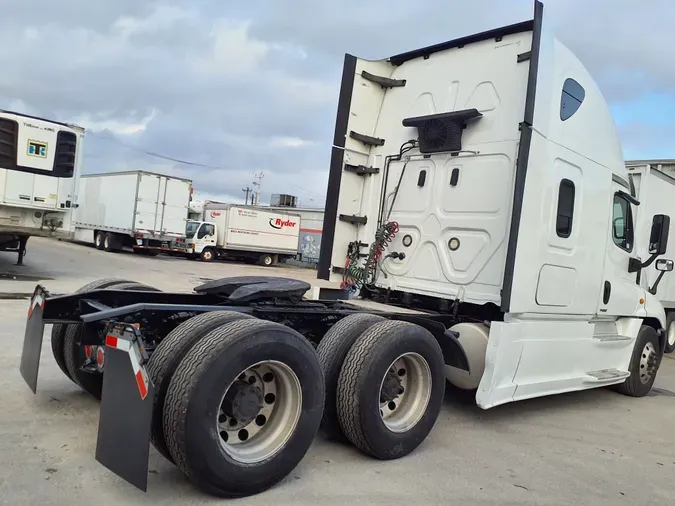 2018 FREIGHTLINER/MERCEDES CASCADIA 125