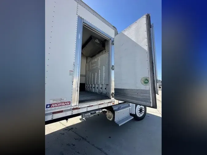 2019 Freightliner Business Class M2 106