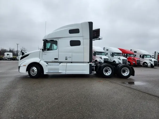 2020 VOLVO VNL64T760