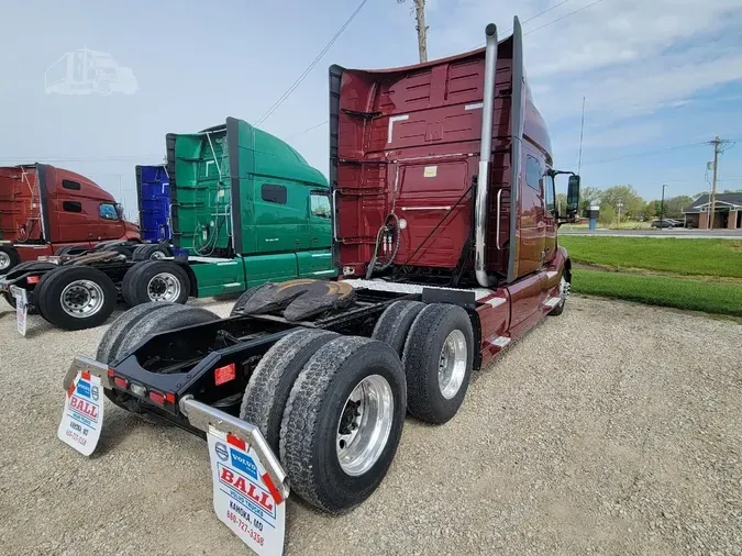 2019 VOLVO VNL64T740