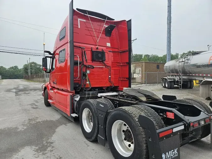 2023 VOLVO VNL64T860
