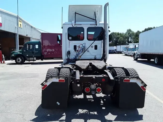 2015 FREIGHTLINER CASCADIA 113