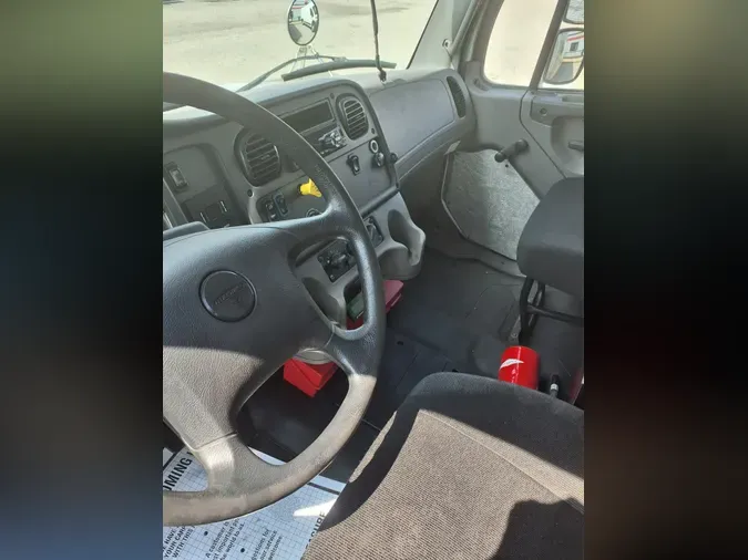 2019 FREIGHTLINER M2 106