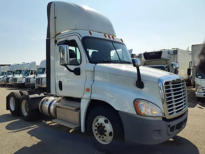 2020 FREIGHTLINER CASCADIA 125