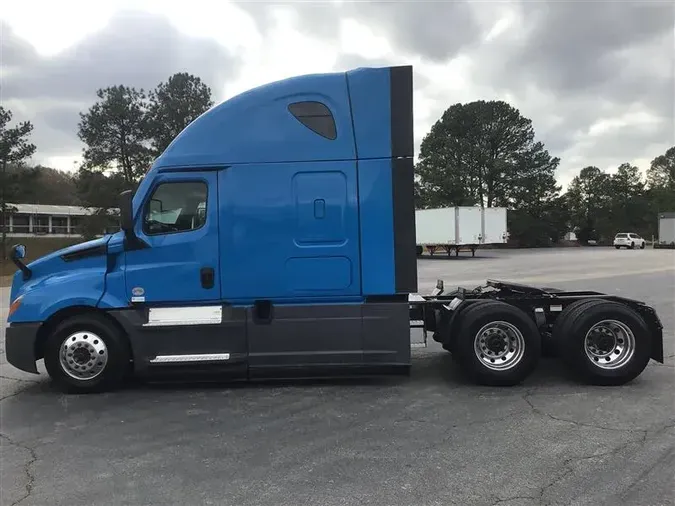 2021 FREIGHTLINER CA126