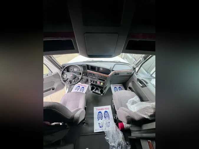 2022 VOLVO VNL64T760532a162dea04b85e824dc2535f6b2e68