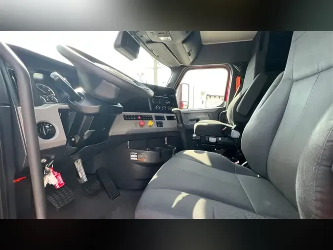 2022 FREIGHTLINER CA126