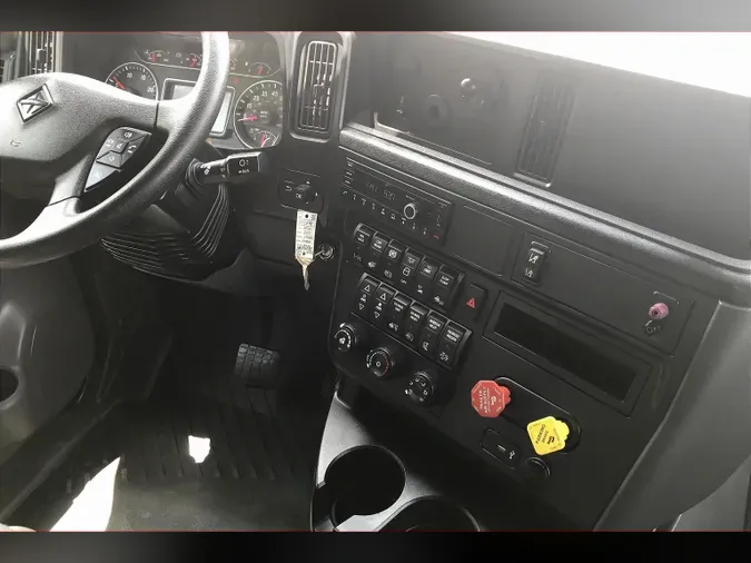 2022 INT LT625 6x4