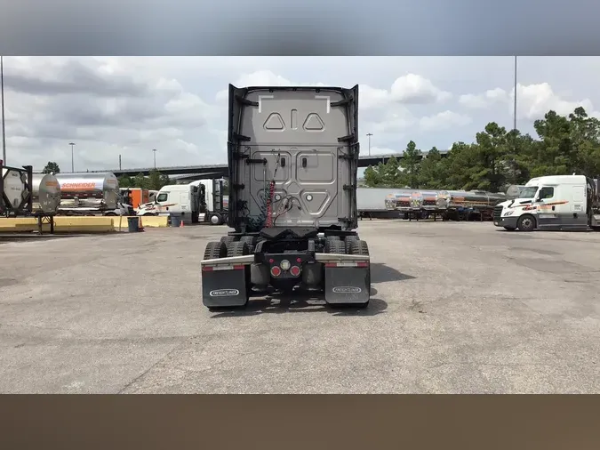 2024 Freightliner Cascadia 126