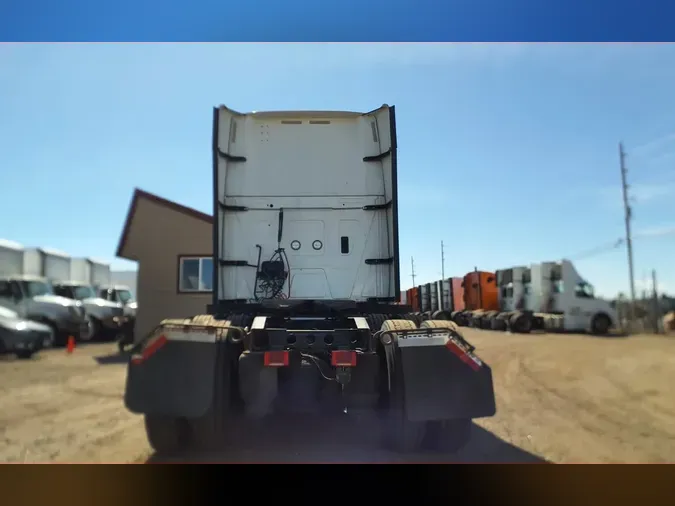 2019 NAVISTAR INTERNATIONAL LT625 SLPR CAB