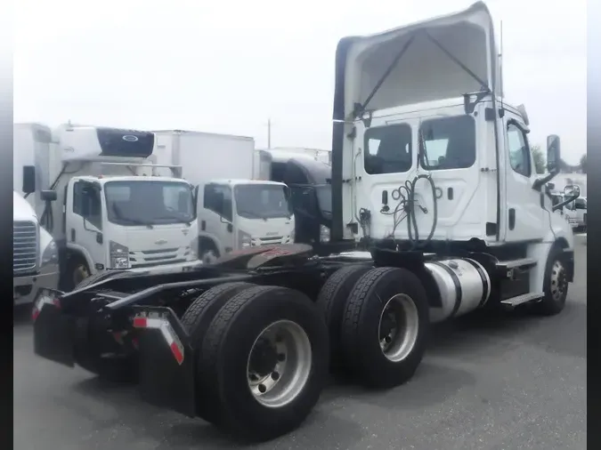 2019 FREIGHTLINER NEW CASCADIA PX12664