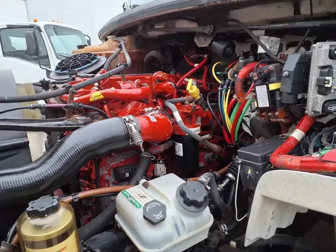 2018 FREIGHTLINER/MERCEDES M2 106