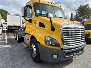 2018 Freightliner X11364ST