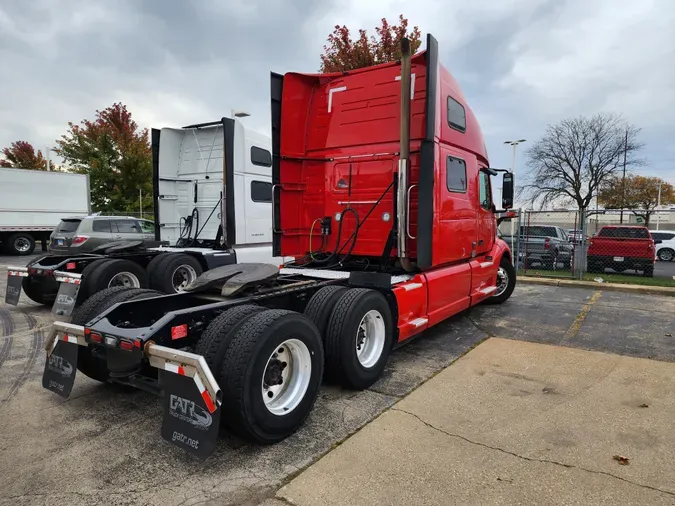 2021 VOLVO VNL64T860