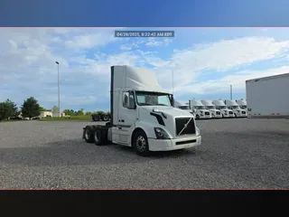 2018 Volvo VNL300