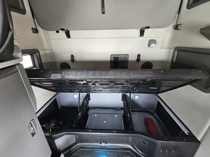 2020 VOLVO VNL64T760