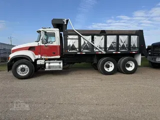 2006 MACK GRANITE CV713
