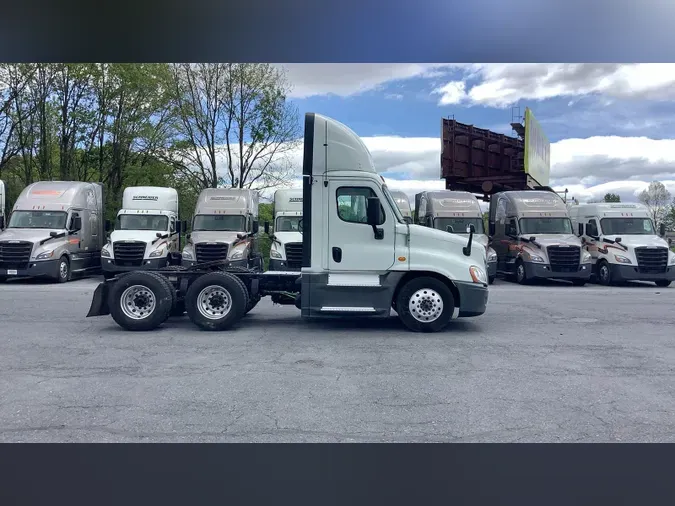 2019 Freightliner Cascadia 125534889822e30ece654840a8f616b9ee7
