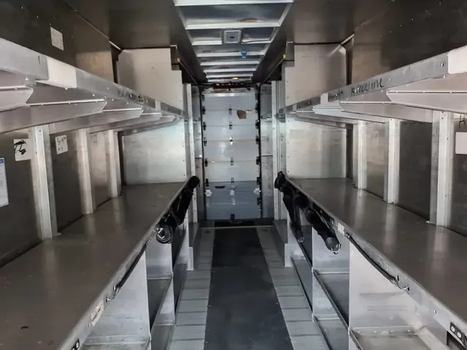 2017 FRTLR CUSTOM CHASSIS CORP MT-55 WALK-IN