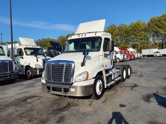 2018 FREIGHTLINER/MERCEDES CASCADIA 125