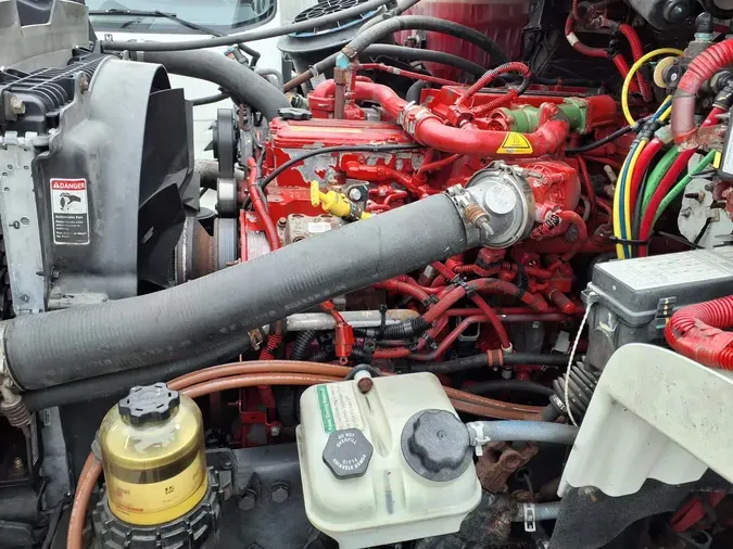 2019 FREIGHTLINER M2 106