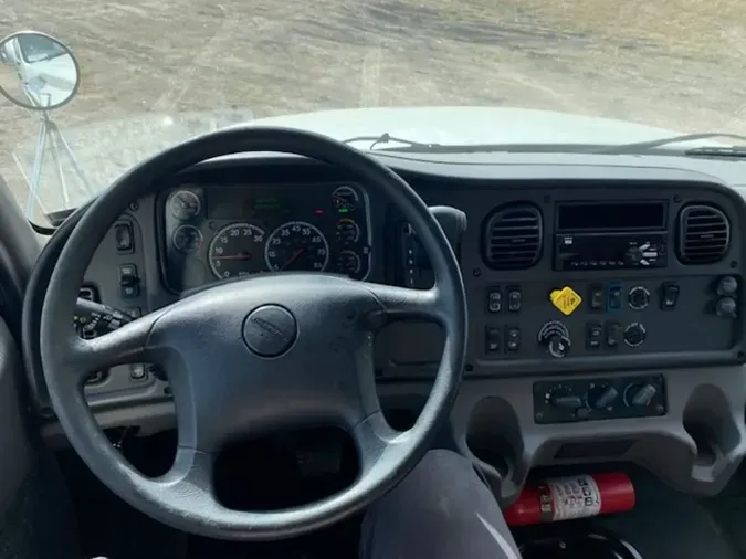 2020 FREIGHTLINER/MERCEDES M2 106