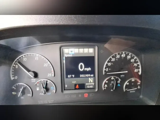 2023 Freightliner Cascadia 126534fb29250334eb0edd8190885953bd0
