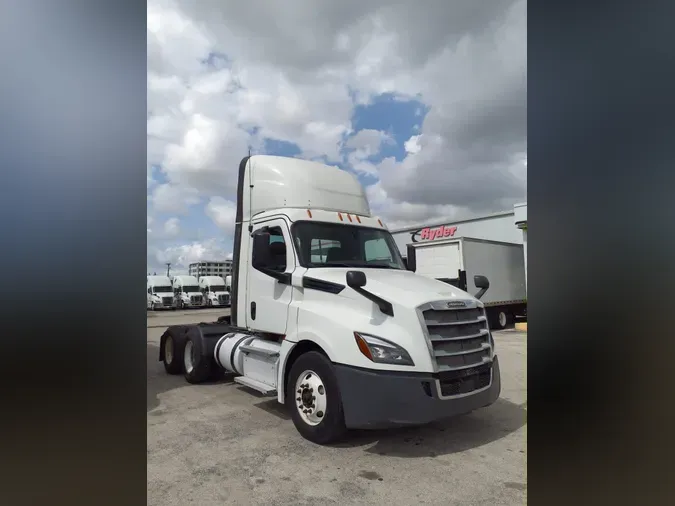 2019 FREIGHTLINER NEW CASCADIA PX12664