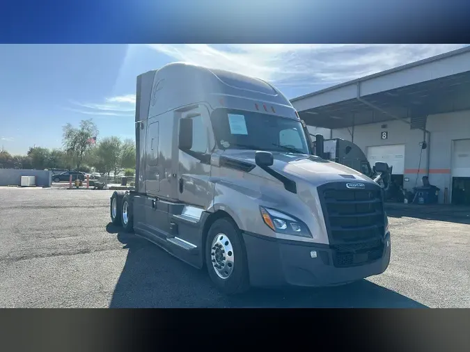 2025 Freightliner Cascadia 1265350b8c52f13cdeecdca407b3ce02250