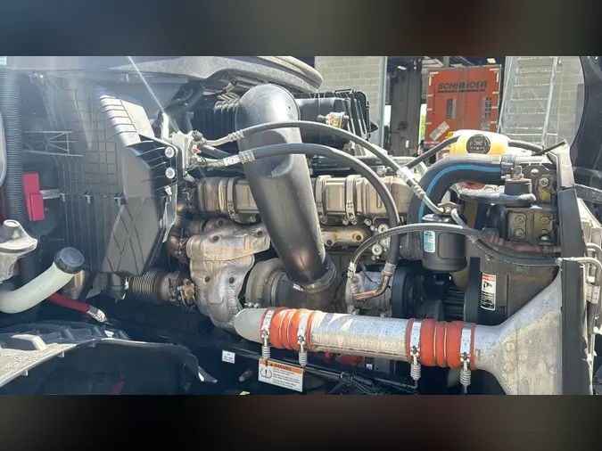 2021 Freightliner Cascadia 126