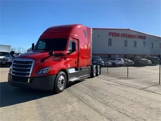 2019 Freightliner CASCADIA 126