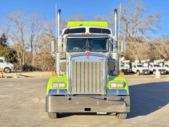 2022 KENWORTH W900L