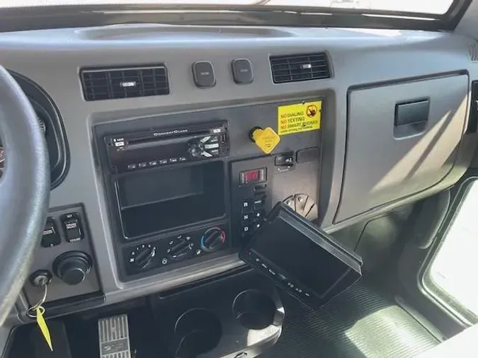 2020 Peterbilt 337