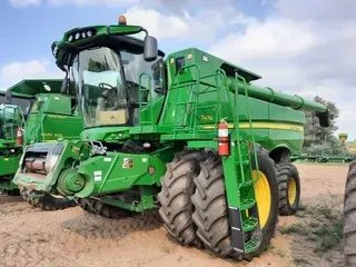 2015 John Deere S670