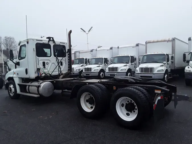 2016 FREIGHTLINER/MERCEDES CASCADIA 125