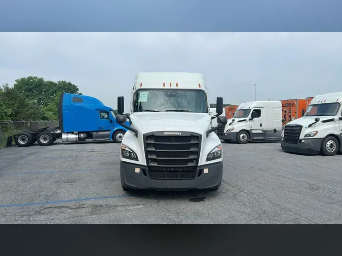 2021 Freightliner Cascadia 126