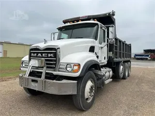 2005 MACK GRANITE CV713