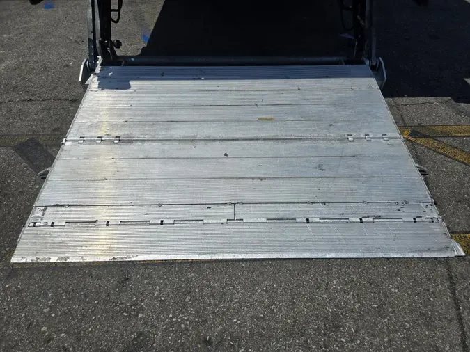 2017 International 4300-4X2